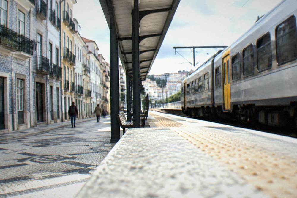 A regional train at a Portuguese station platform